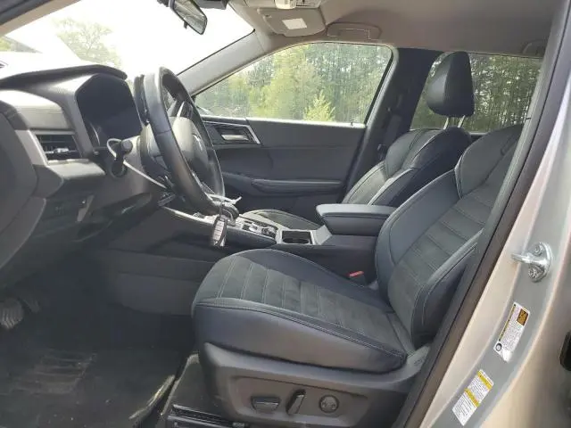 2024 MITSUBISHI OUTLANDER SE  