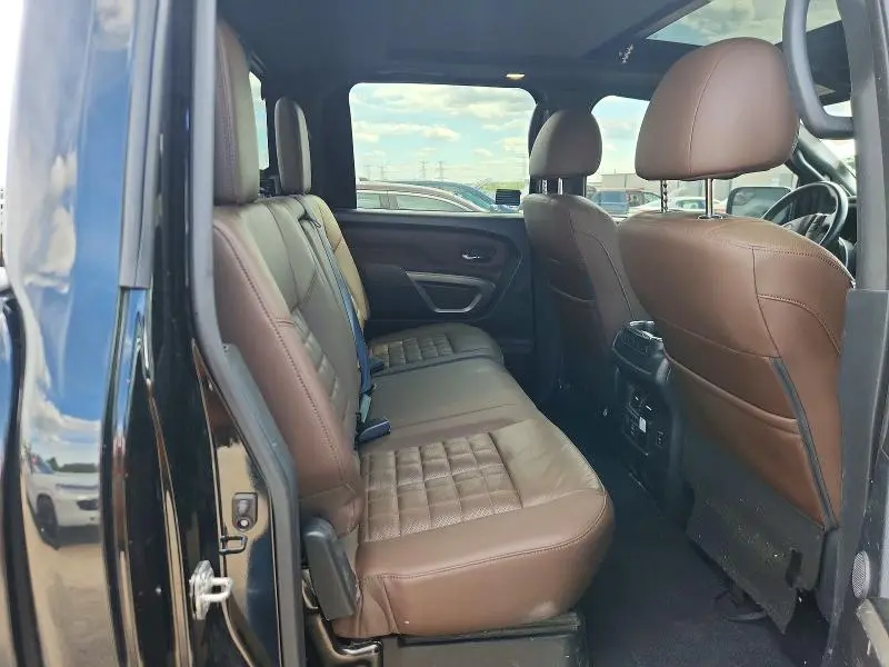 2023 NISSAN TITAN SV  