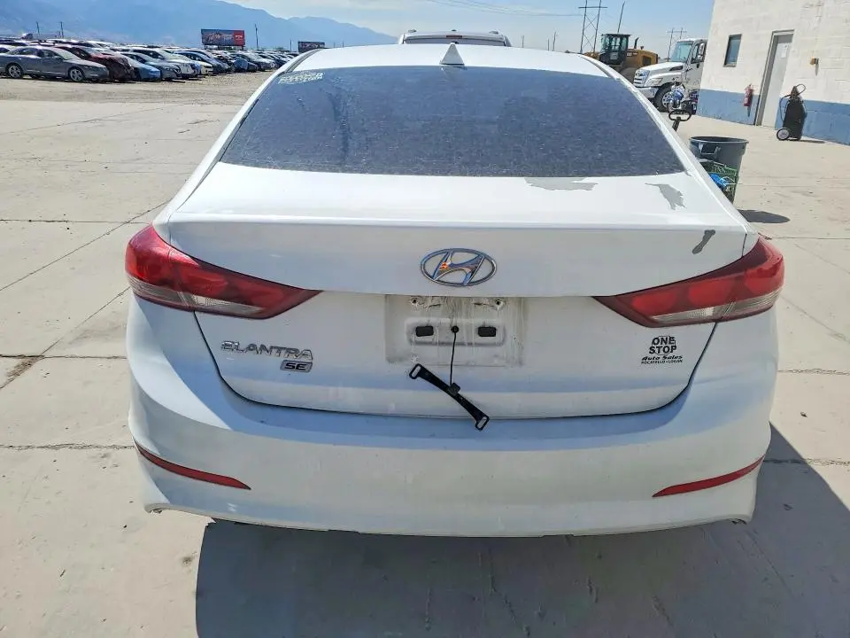 2017 HYUNDAI ELANTRA SE  