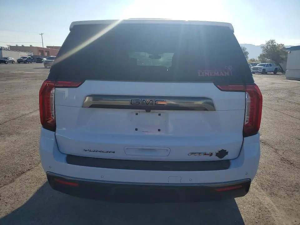 2021 GMC YUKON AT4  