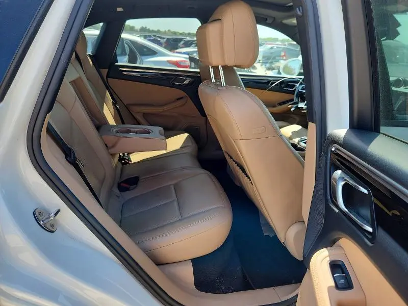 2020 PORSCHE MACAN   