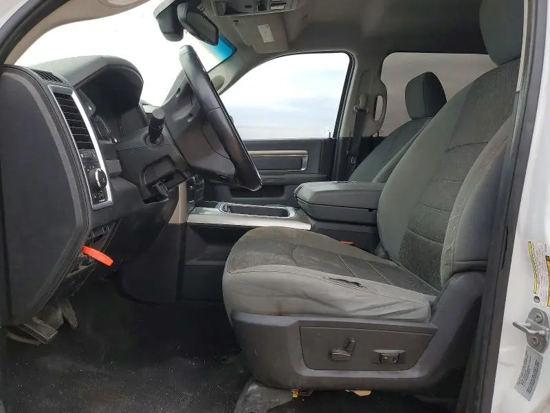 2017 RAM 1500 SLT  