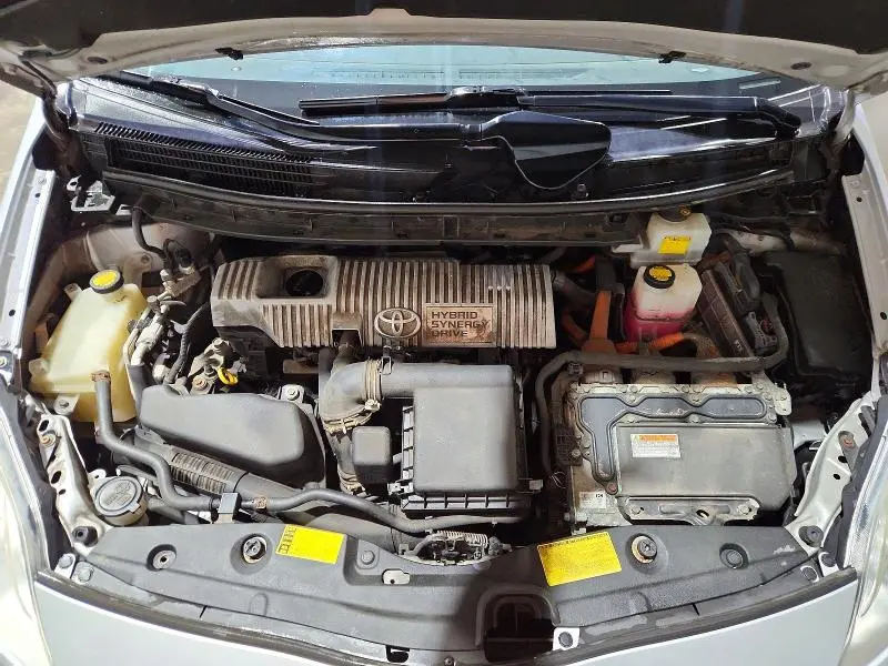 2013 TOYOTA PRIUS TWO  