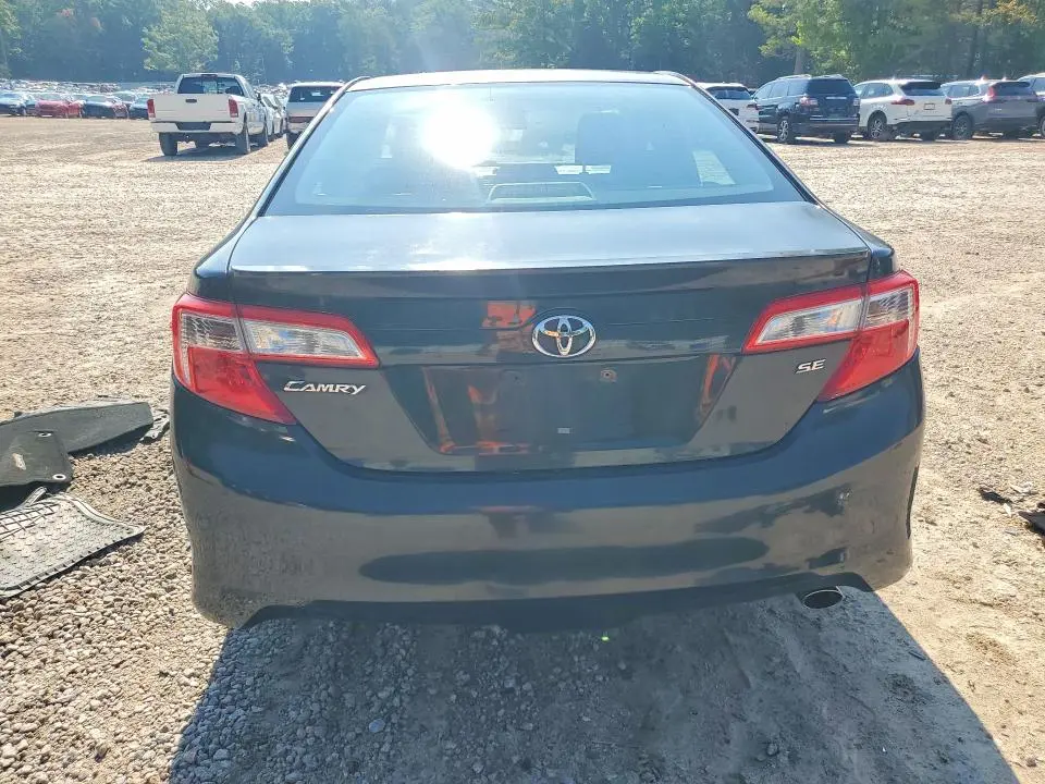 2012 TOYOTA CAMRY SE  
