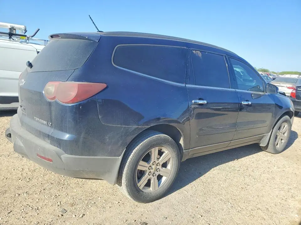 2011 CHEVROLET TRAVERSE LT  