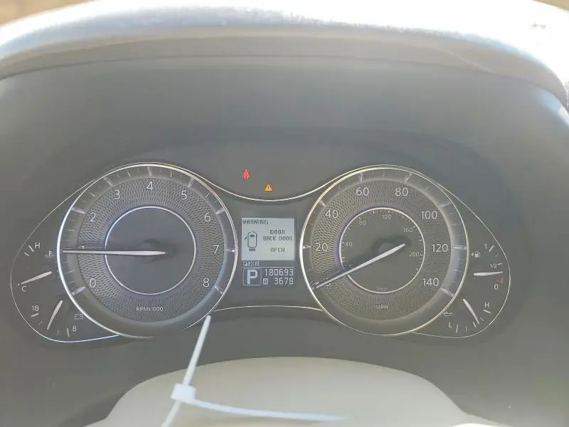2011 INFINITI QX56 BASE  