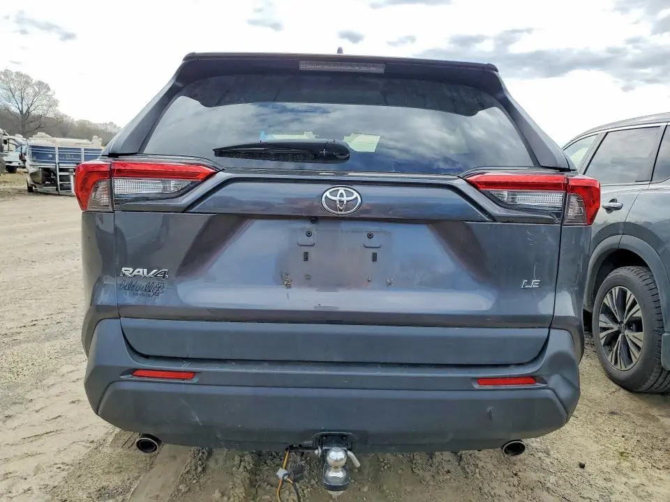 2022 TOYOTA RAV4 LE  