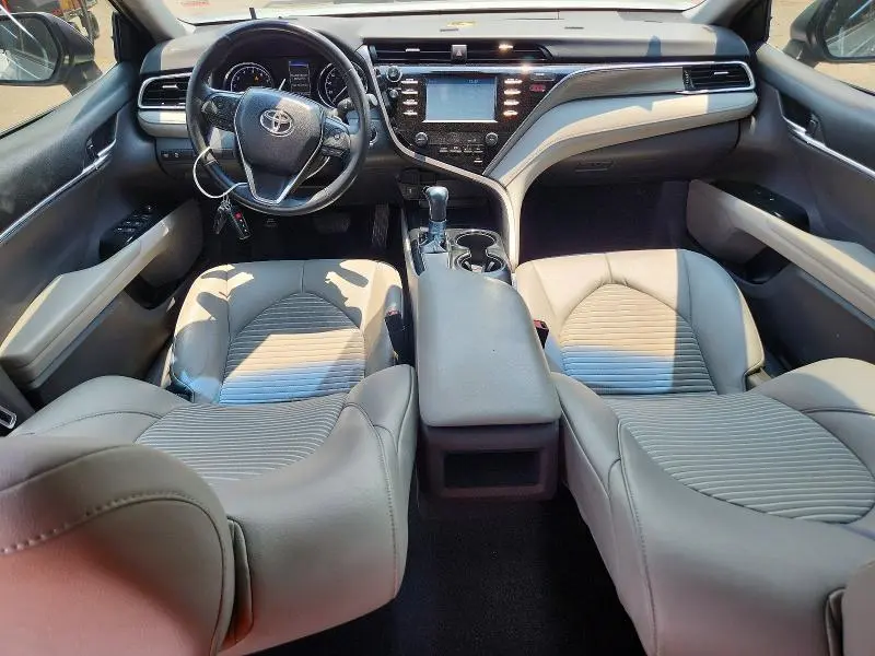 2018 TOYOTA CAMRY SE  