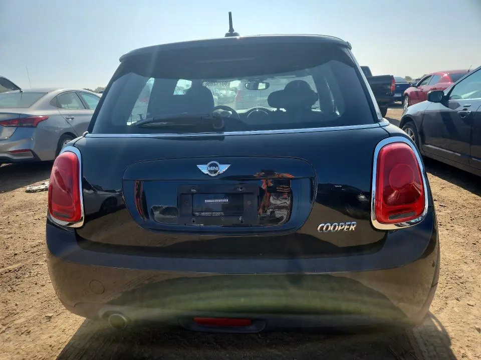 2016 MINI COOPER   
