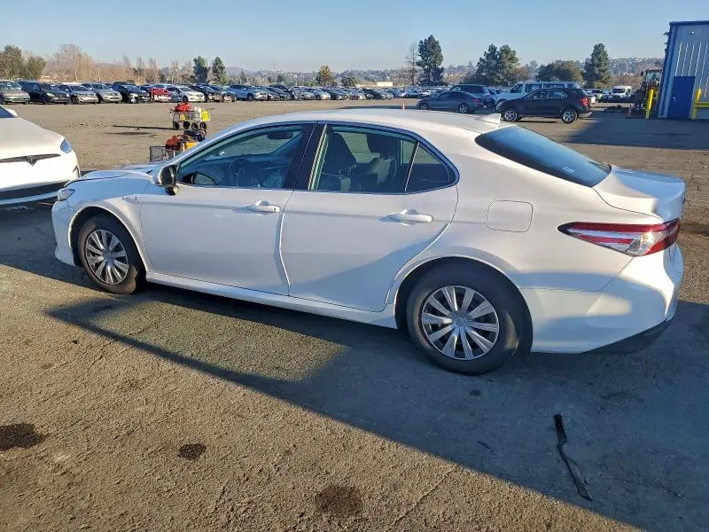 2019 TOYOTA CAMRY LE  