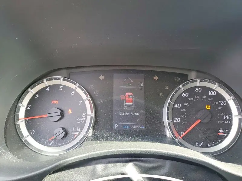 2020 TOYOTA HIGHLANDER LE  