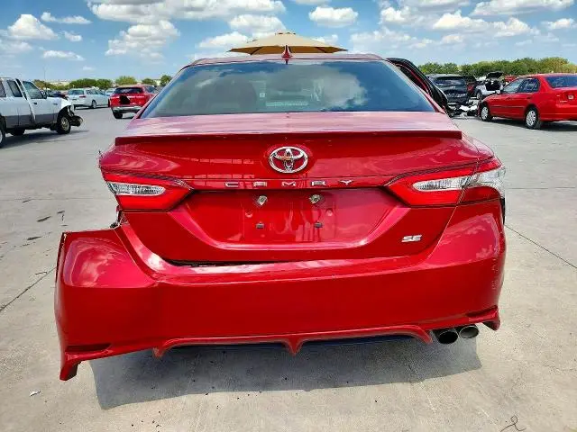 2019 TOYOTA CAMRY SE  