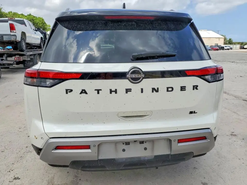 2022 NISSAN PATHFINDER SL  