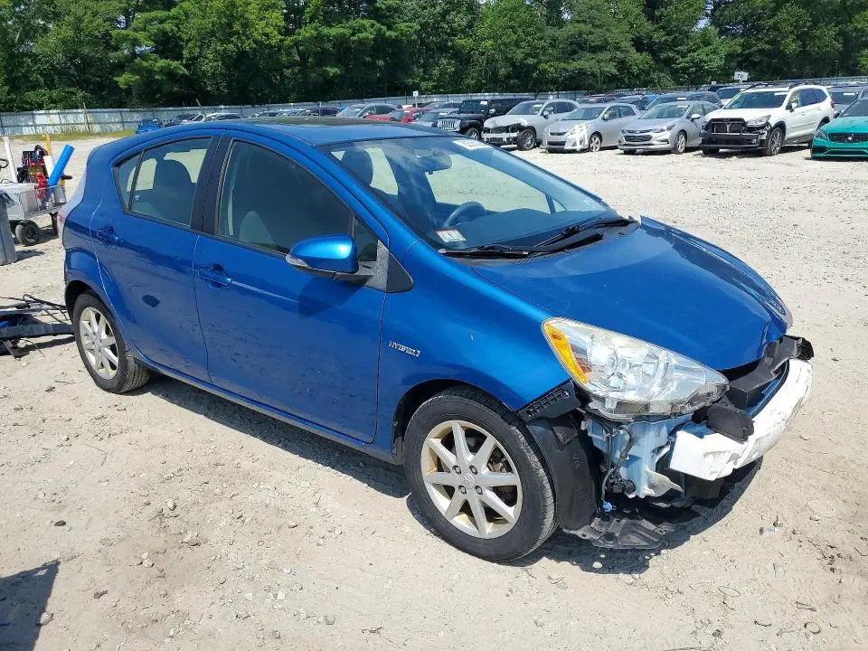 2014 TOYOTA PRIUS C THREE  