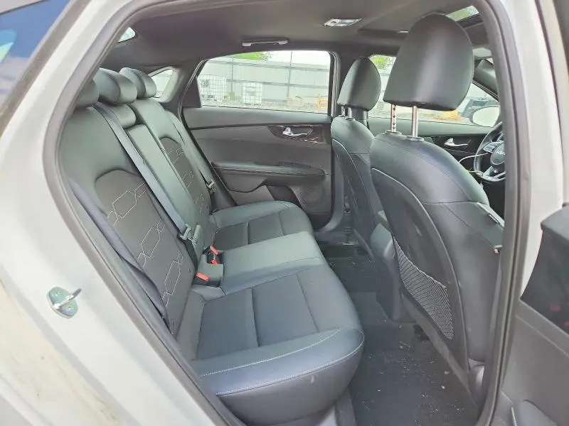 2024 KIA FORTE GT LINE  