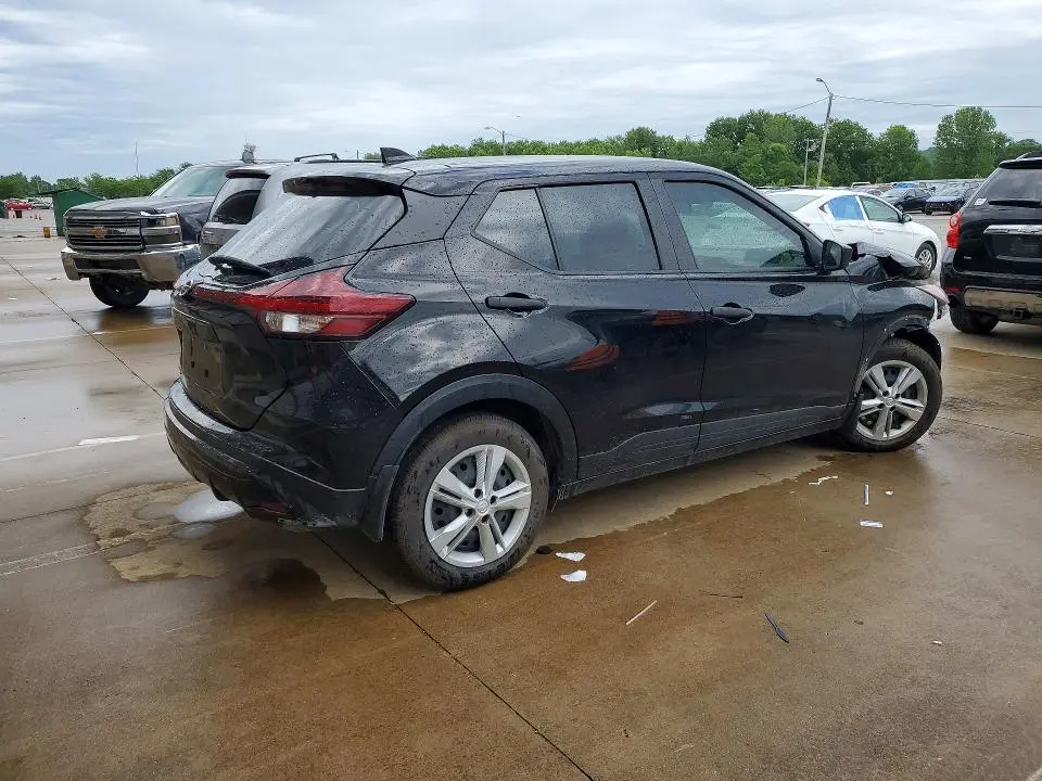 2021 NISSAN KICKS S  