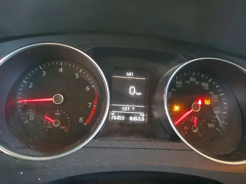 2017 VOLKSWAGEN JETTA SE  