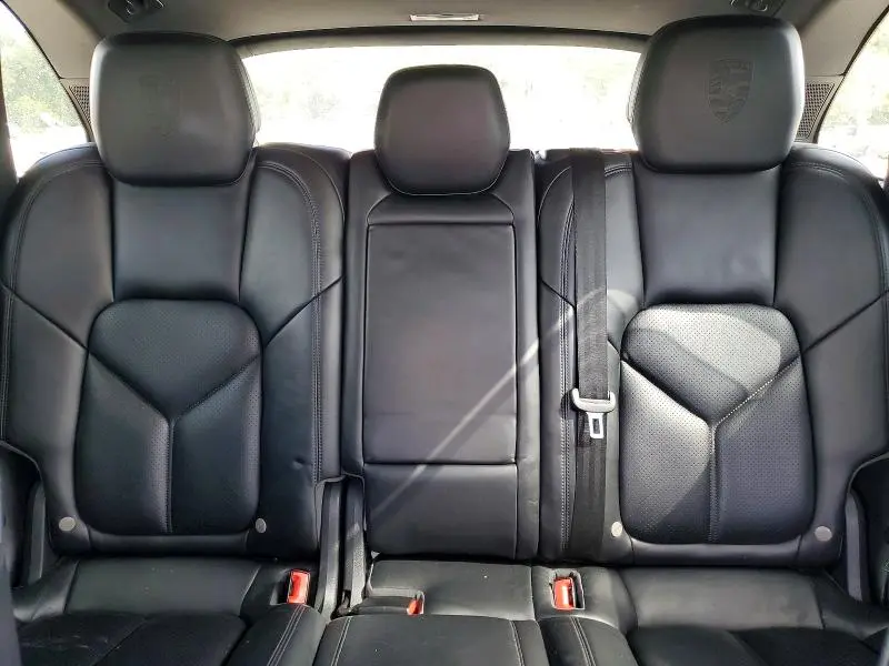 2018 PORSCHE CAYENNE   