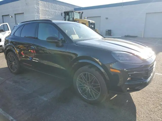 2024 PORSCHE CAYENNE   
