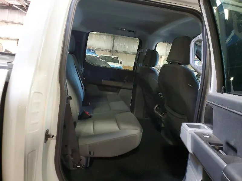 2024 FORD F150 LIGHTNING XLT  