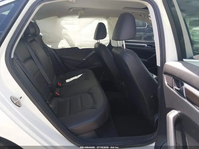 2018 VOLKSWAGEN PASSAT 2.0T SE