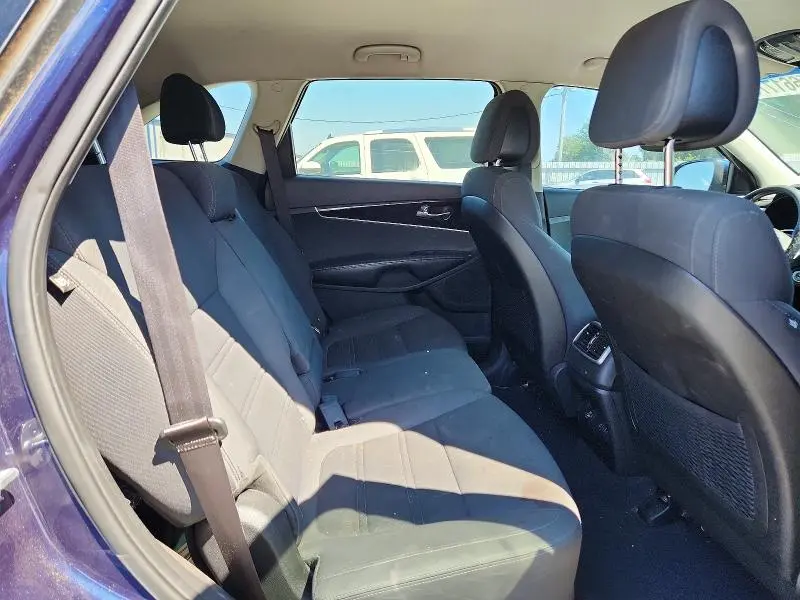 2016 KIA SORENTO LX  