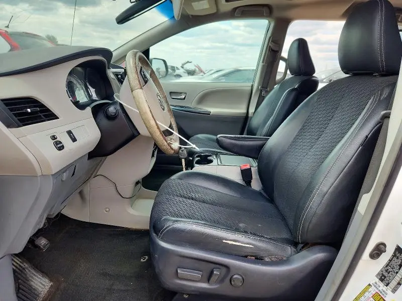 2014 TOYOTA SIENNA SPORT  