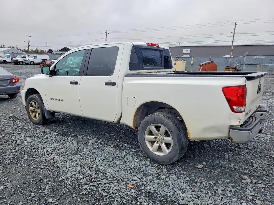 2014 NISSAN TITAN S  