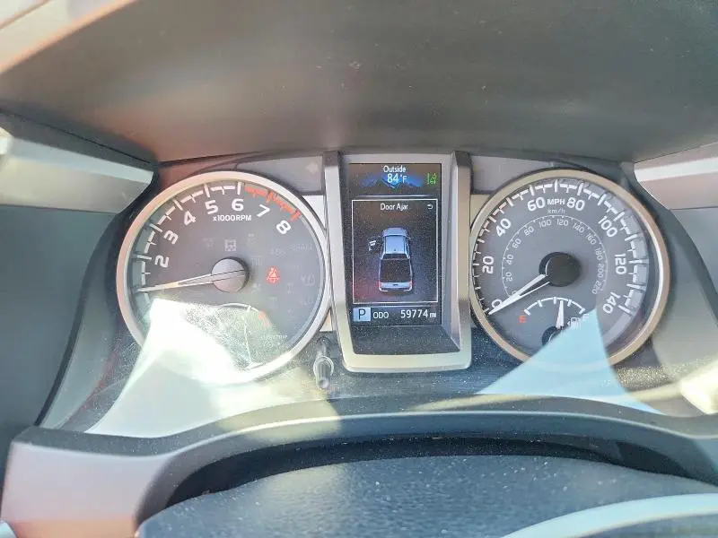 2020 TOYOTA TACOMA SR5 V6  