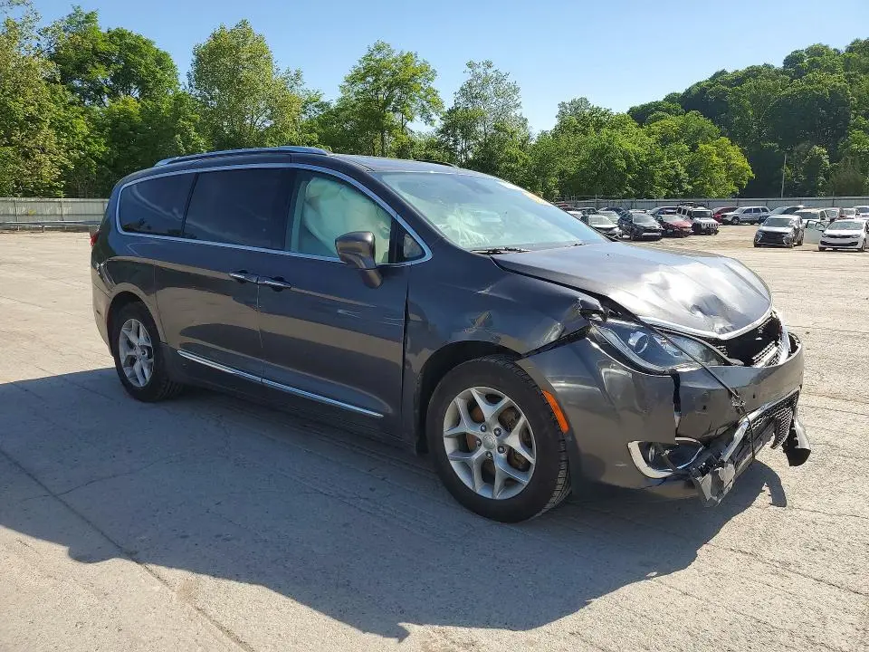 2019 CHRYSLER PACIFICA TOURING L PLUS  