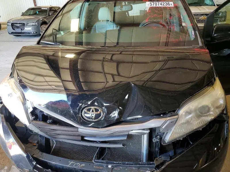 2015 TOYOTA SIENNA XLE PREMIUM 7-PASSENGER  