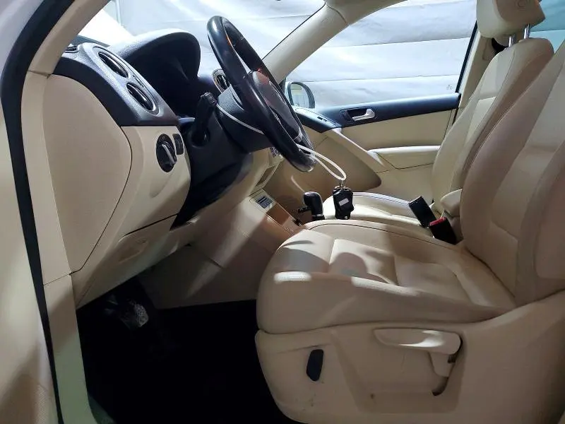 2014 VOLKSWAGEN TIGUAN S  