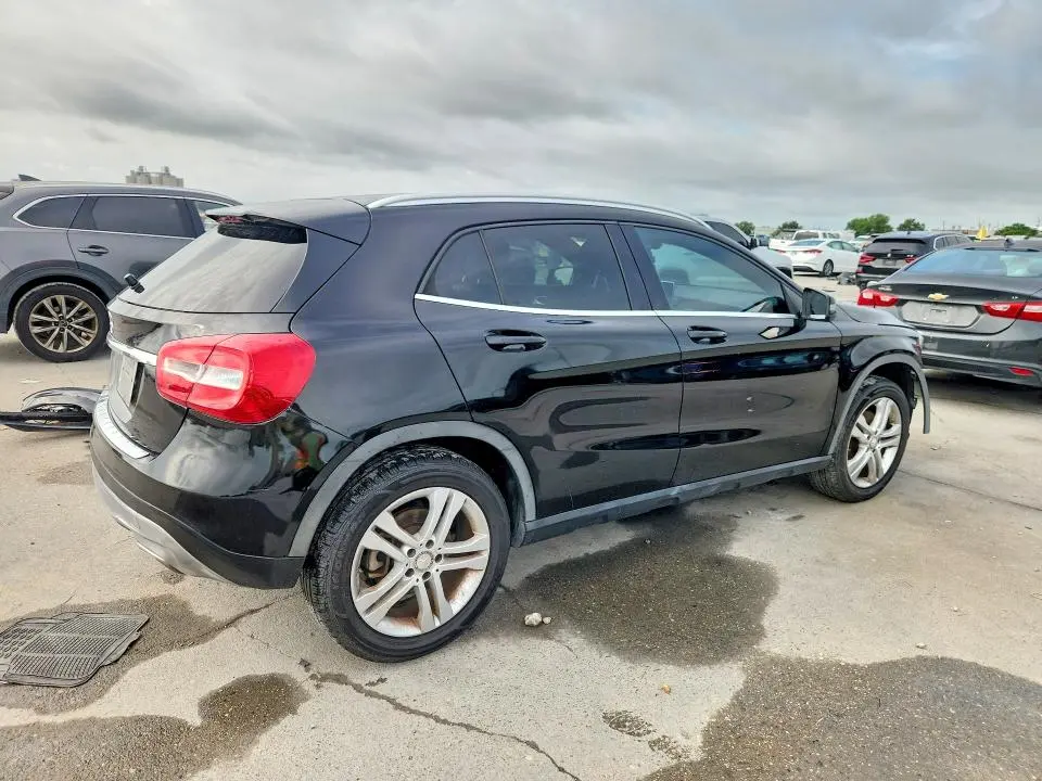 2017 MERCEDES-BENZ GLA 250  