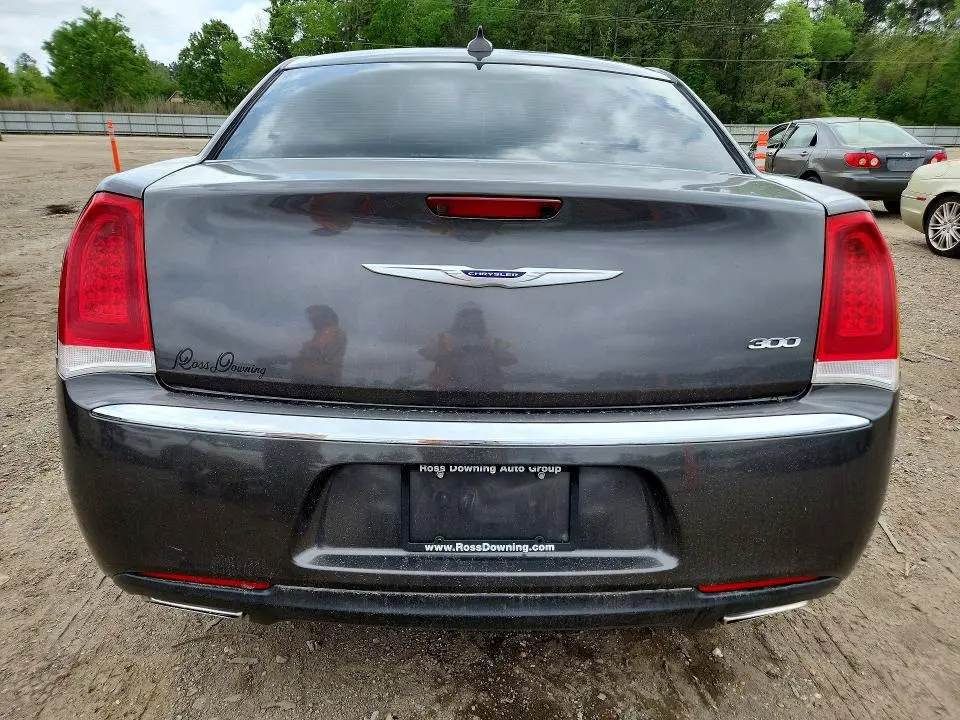 2019 CHRYSLER 300   