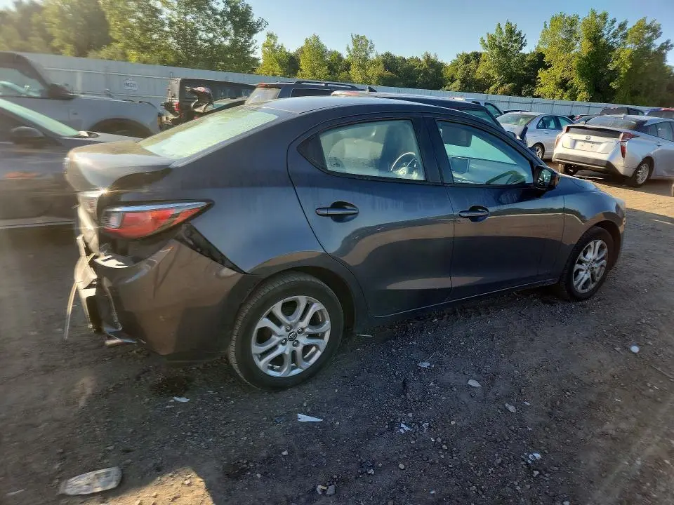 2017 TOYOTA YARIS IA BASE  