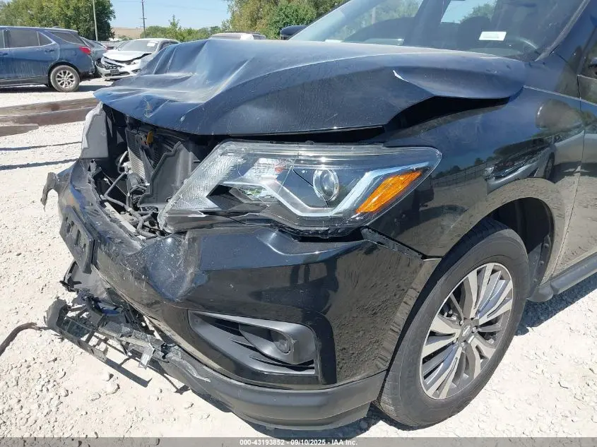 2019 NISSAN PATHFINDER S