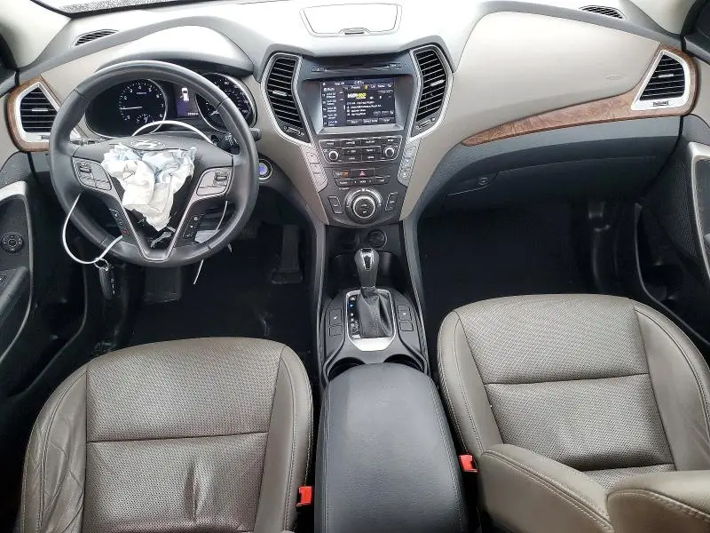 2017 HYUNDAI SANTA FE SE  
