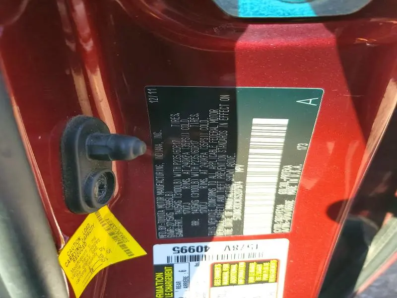 2012 TOYOTA SIENNA LE  