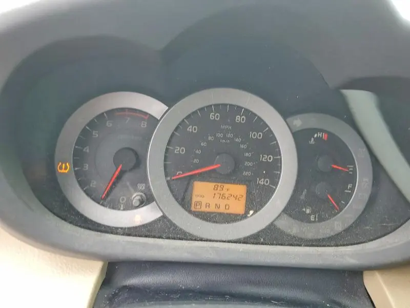 2011 TOYOTA RAV4 BASE  