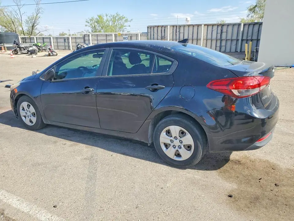 2017 KIA FORTE LX  