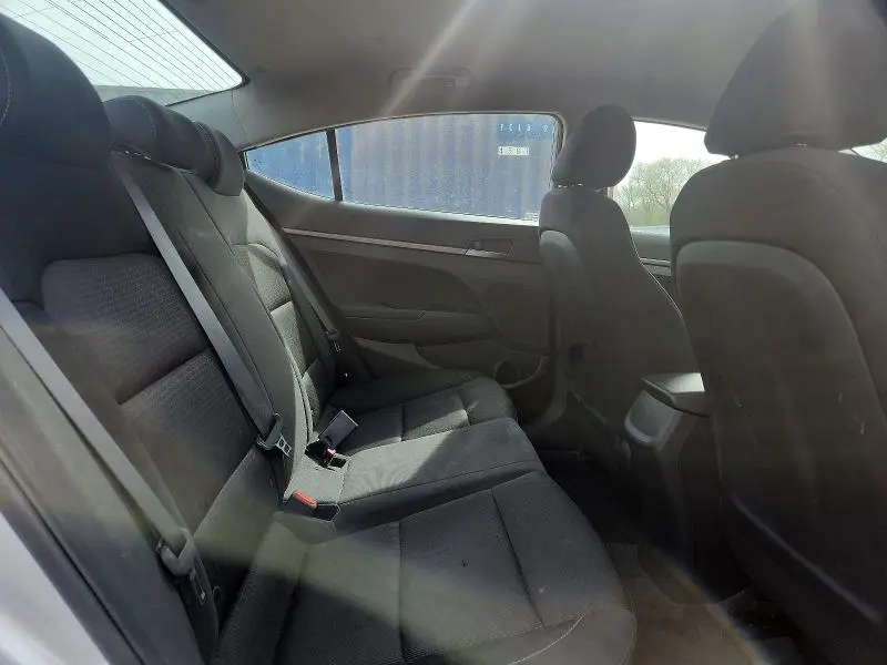 2018 HYUNDAI ELANTRA SE  