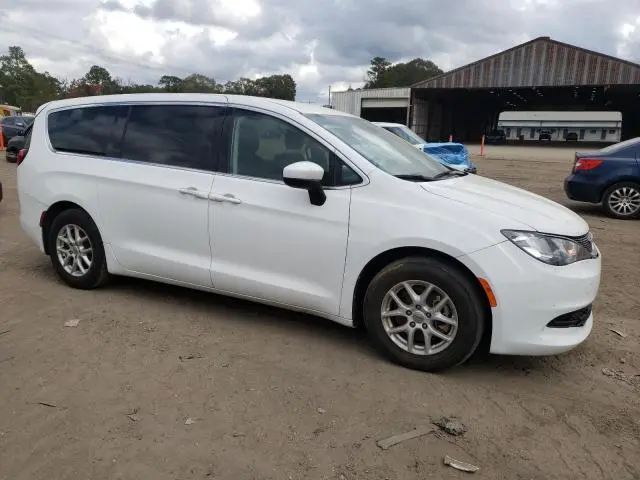 2021 CHRYSLER VOYAGER LX  