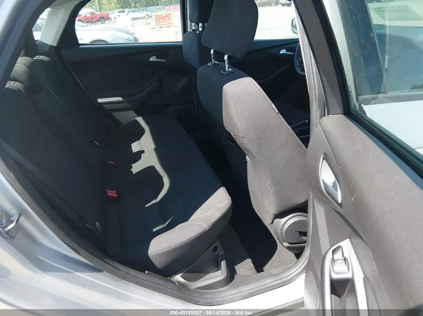 2017 FORD FOCUS SE