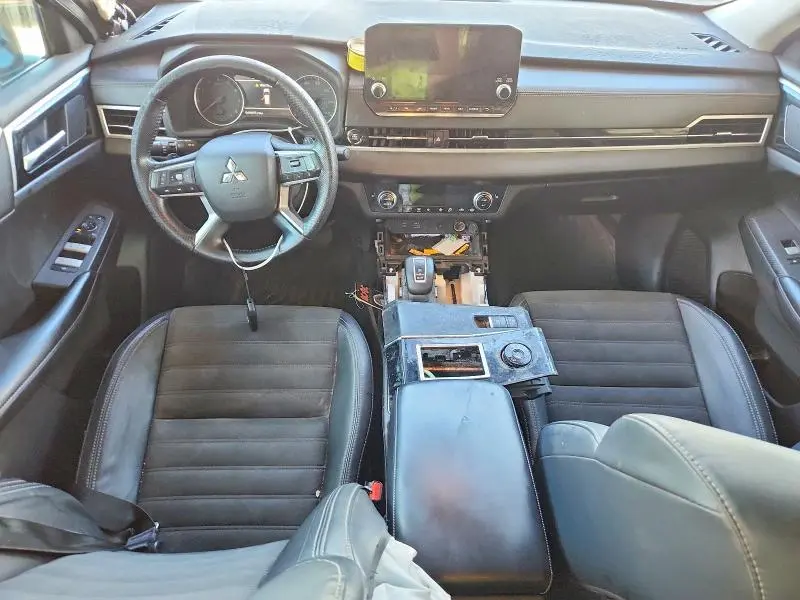2022 MITSUBISHI OUTLANDER SE  