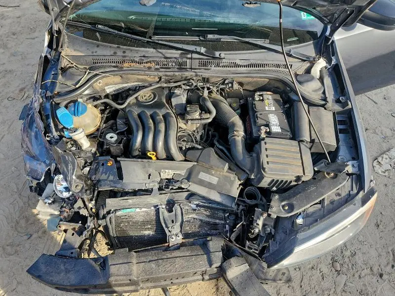 2013 VOLKSWAGEN JETTA BASE  