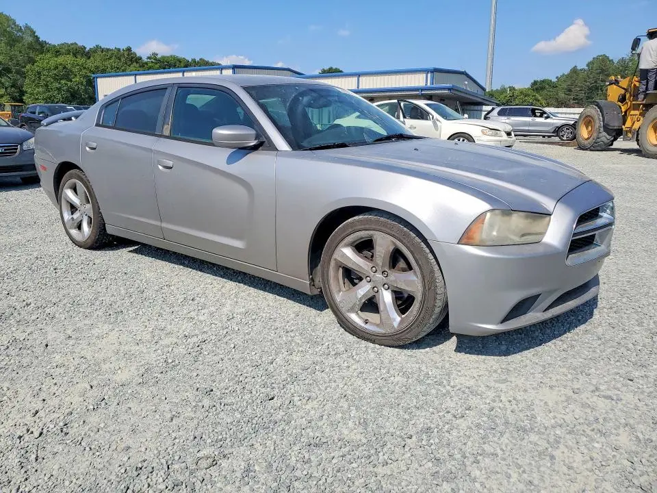 2013 DODGE CHARGER SE  