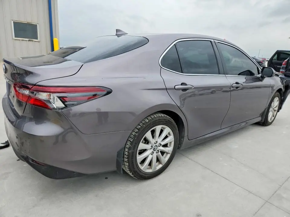 2022 TOYOTA CAMRY LE  