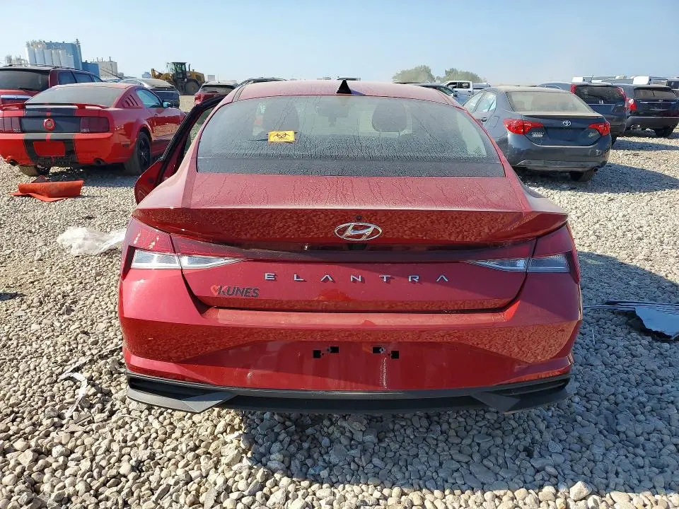 2022 HYUNDAI ELANTRA SEL  