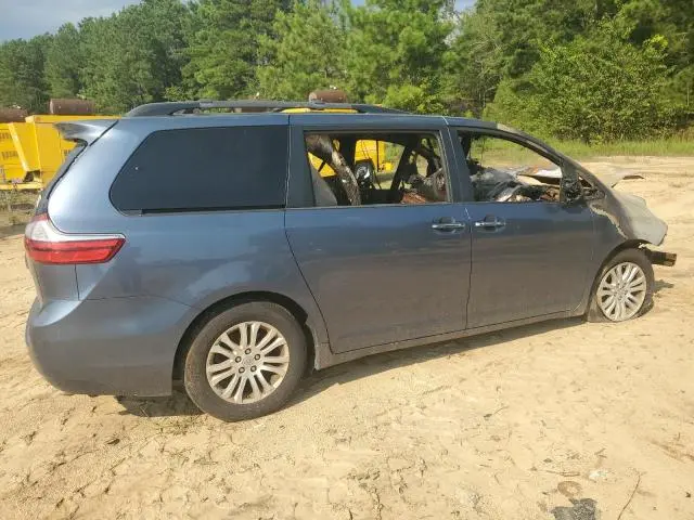 2015 TOYOTA SIENNA XLE  