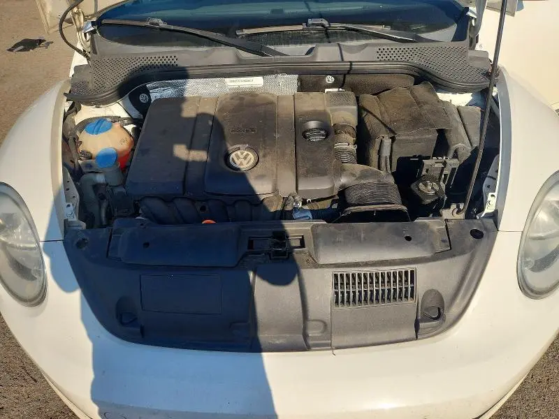 2012 VOLKSWAGEN BEETLE   